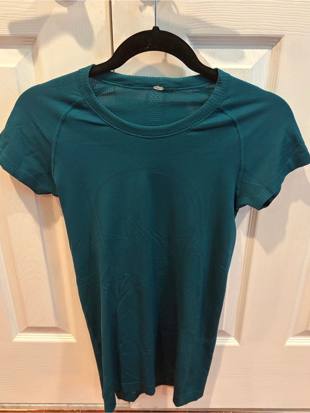 Women’s Lululemon Swiftly Tee - Size 6